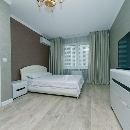 Sofii Rusovoi 3V Apartment Kyiv Exterior photo